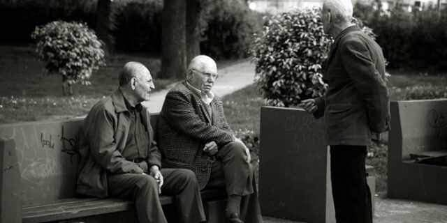 Μετά τις περικοπές στο εφάπαξ, έρχονται αυξήσεις – χάδι έως 74 ευρώ στις συντάξεις