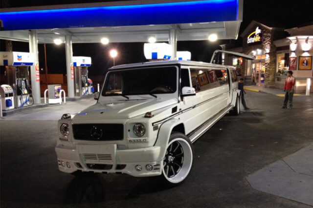 H Mercedes G-Class έγινε λιμουζίνα με 6 τροχούς και πόρτες Gullwing