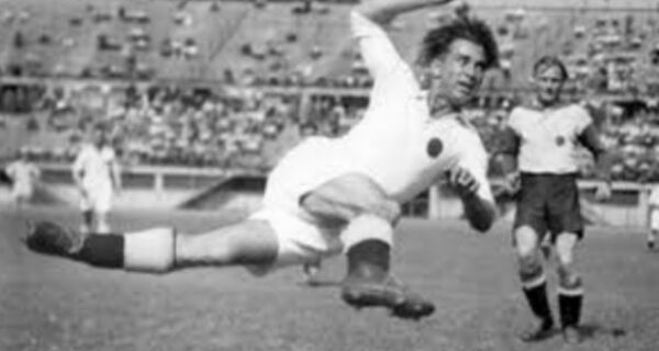 Μηχανή του Χρόνου: O ποδοσφαιριστής που ξεφτίλισε τους ναζί και το πλήρωσε με τη ζωή του