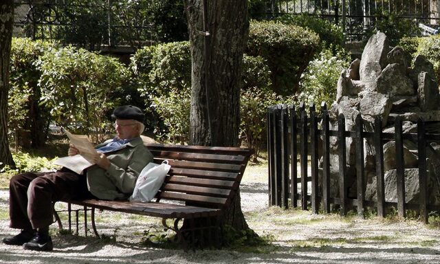 Λάθος του υπουργείου Εργασίας τινάζει στον αέρα τον προγραμματισμό για τα εφάπαξ