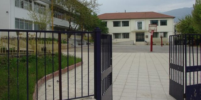Ανήλικοι λήστευαν μαθητές έξω από σχολεία στο Μαρούσι
