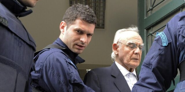 Πούλησε τρέλα ο Άκης Τσοχατζόπουλος. Ζήτησε από τους Ελβετούς να “επιστραφούν τα κλεμμένα”