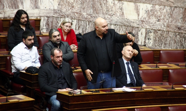 Επίθεση Χρυσαυγιτών σε Μιχελάκη – Σηφουνάκη: “Είστε αρχ…α, λαμόγια και ξεφτιλισμένοι”