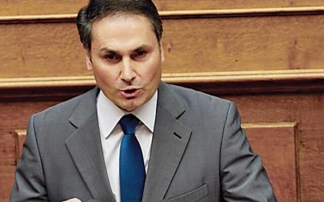Σε αργία υπάλληλος της Βουλής, πρώην βουλευτής της Χρυσής Αυγής