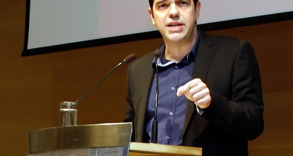 Συνάντηση Αλέξη Τσίπρα με τον ιστορικό ηγέτη του Σιν Φέιν Τζέρι Άνταμς