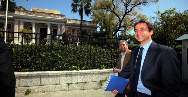 Υποχώρησε η τρόικα σε διαθεσιμότητα και απολύσεις λέει το υπουργείο Διοικητικής Μεταρρύθμισης
