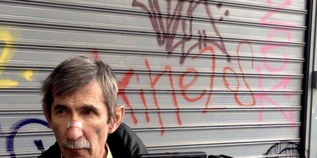 Ευρωβουλευτής ΚΚΕ Χαρ. Αγγουράκης για τα ΜΑΤ που τον χτύπησαν: “Είναι να τους λυπάται κανείς, δεν σκέφτονται ότι και αυτοί θα μείνουν άνεργοι”