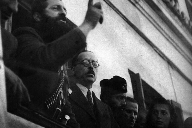 Μυστήριο με τη φωτογραφία του αποκεφαλισμένου Άρη Βελουχιώτη