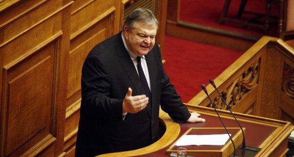 Βενιζέλος: Καλώ τον πρόεδρο της Βουλή να απορρίψει την πρόταση δυσπιστίας  του ΣΥΡΙΖΑ ως απαράδεκτη