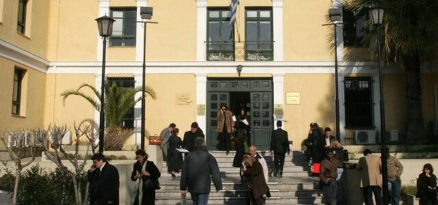 Αναβολή της δίκης των 2 μελών της Χρυσής Αυγής για την επίθεση στο στέκι “Αντίπνοια”