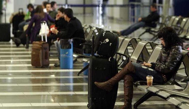 “Αν θέλει κάποιος θα πετύχει”. Ιστορίες Ελλήνων, που έφυγαν ψάχνοντας μια καλύτερη τύχη
