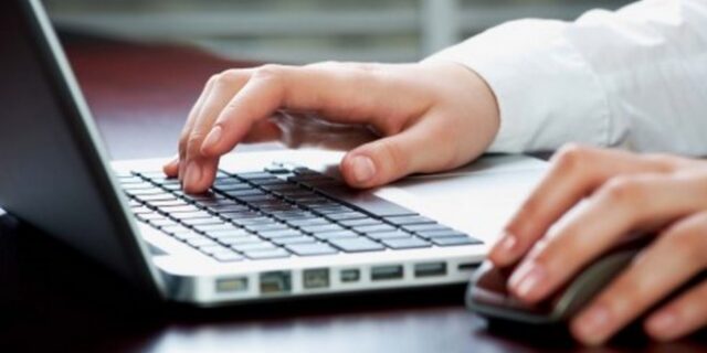Εφορία: Τι; Δεν έχετε e-mail; Αν δεν αποκτήσετε μέσα σε δύο μήνες, κινδυνεύετε με πρόστιμο 100 ευρώ και άνω
