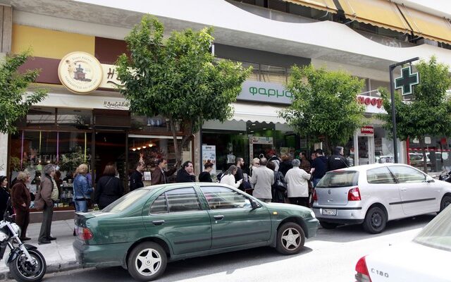 Αυξάνεται ο αριθμός των φαρμακείων που εφημερεύουν