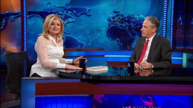 Η Arianna Huffington στον Jon Stewart: Το νέο της βιβλίο, ο εθισμός στην τεχνολογία και το σεξ