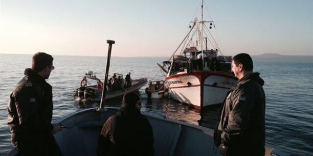 Σε εξέλιξη η περισυλλογή 408 μεταναστών δυτικά της Κρήτης
