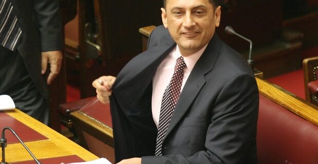 Υποψήφιος Περιφερειάρχης Αττικής με Πολύδωρα – Ζώη ο Πέτρος Μαντούβαλος. Αποσύρθηκε ο Νικολόπουλος