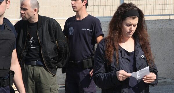 Επανεμφάνιση της Πόλας Ρούπα: Όσες σφαίρες και να μας ρίξουν, εμάς δεν θα μας νικήσουν. Ο αγώνας συνεχίζεται