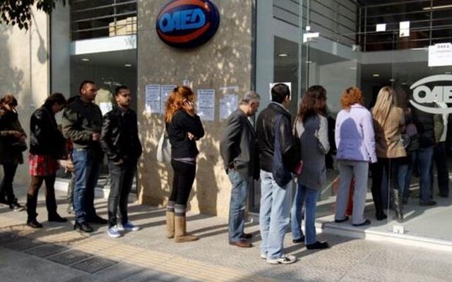 Σε ανέργους, άστεγους και ανασφάλιστους το “κοινωνικό μέρισμα”