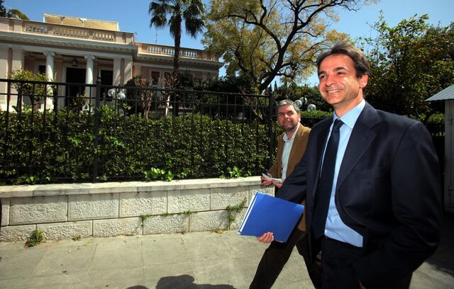 Μέτρα προστασίας για τις απολύσεις παίρνει η κυβέρνηση. Για ποιους διαθέσιμους έρχεται σίγουρη απόλυση