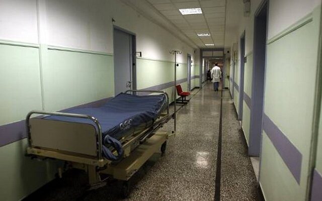 Όργιο σπατάλης στο Ιπποκράτειο: Ξεχασμένα υλικά στις αποθήκες και προμήθειες από το “παράθυρο”