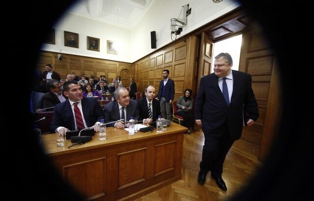 Συνεδρίαση της ΚΟ του ΠΑΣΟΚ, με το βλέμμα στο Πολυνομοσχέδιο