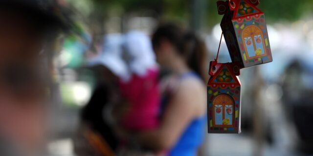 Εορταστικό ωράριο από τις 10 Απριλίου: Ποιες μέρες και ώρες θα λειτουργούν τα καταστήματα
