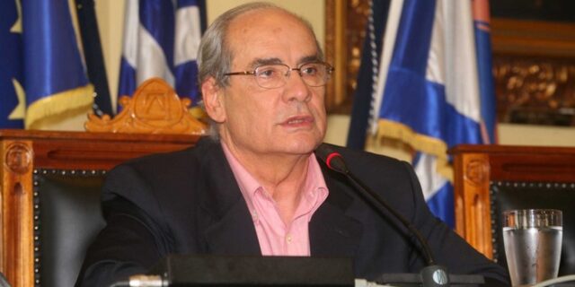 Απολογισμός και ανακοίνωση υποψηφιότητας για το δήμο Πειραιά από τον Β. Μιχαλολιάκο