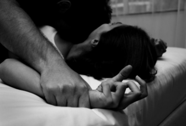 Κρήτη: Τη βίασε και προσπάθησε να τη σκοτώσει χτυπώντας το κεφάλι της μανιασμένα στο έδαφος