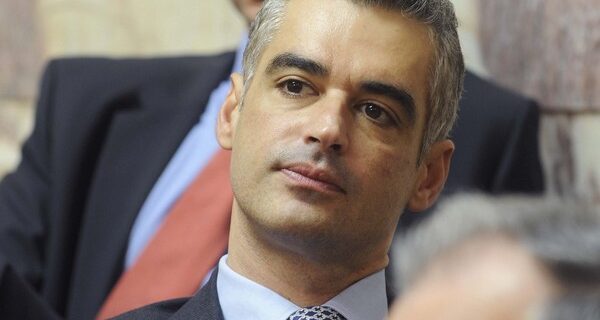 Σπηλιωτόπουλος: Η μυρωδιά της κεντρικής Αθήνας είναι ούρα και κόπρανα