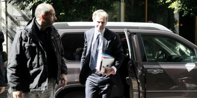 Μείον ένα. Ξεπεράστηκε το αγκάθι με τις τράπεζες. Παζάρι και το Σάββατο με την τρόικα