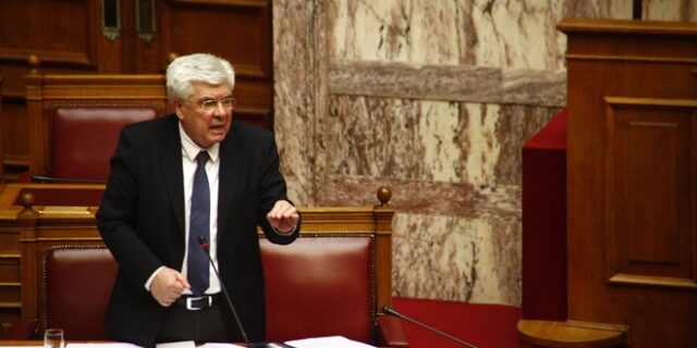 Ποιο φρέσκο; Γάλα δύο… ταχυτήτων: Παστεριωμένο και υψηλής θερμικής επεξεργασίας. Το παρασκήνιο της συμβιβαστικής λύσης