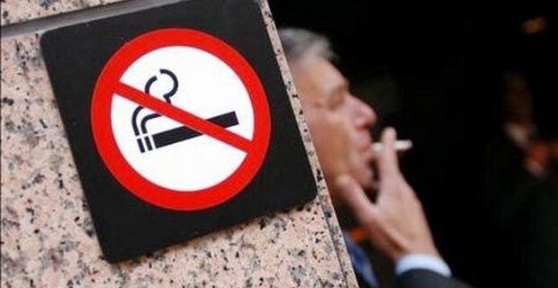 Αθάνατο ελληνικό δημόσιο. Τώρα θυμήθηκε το ΙΚΑ τον αντικαπνιστικό νόμο που ισχύει από το 2009