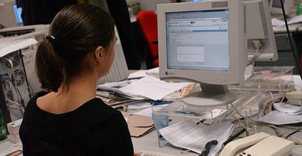 Έγκυες και λεχώνες εξαιρούνται από την αυτοδίκαιη απόλυση στους 23 καταργούμενους φορείς