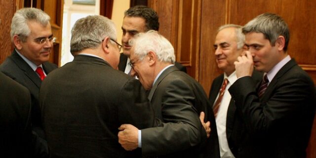 Μέλι-γάλα μετά τους ελιγμούς. Ποια είναι τα θολά σημεία