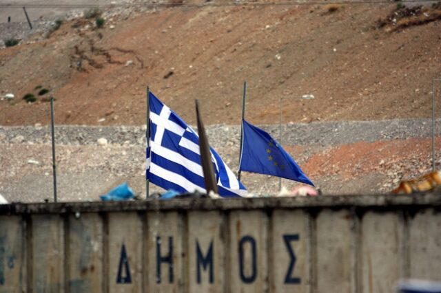 Στις χωματερές το 82% των αστικών αποβλήτων: 503 κιλά σκουπιδιών ανά Έλληνα τον χρόνο