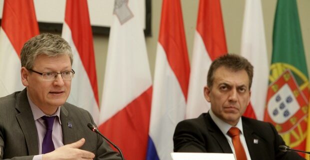 Βρούτσης: Απομακρυνόμαστε σταδιακά από την κρίση