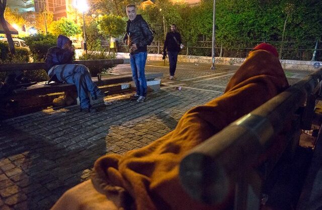 Οδοιπορικό με τις “πόρνες” των αστέγων που δύσκολα ξεχνάς