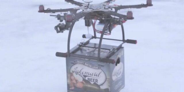 Tα drones πέφτουν συνέχεια (αλλά παραδίδουν μπύρες)