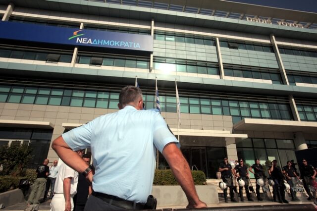 Παρηγοριά στους ένστολους με “φτιασιδώματα” στο πολυνομοσχέδιο, αλλά και κόλπα εν είδει αναχώματος σε μαζικές συνταξιοδοτήσεις