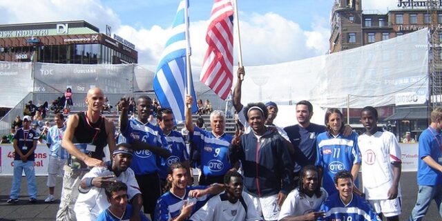 Η Εθνική Αστέγων στις καρδιές όλου του πλανήτη