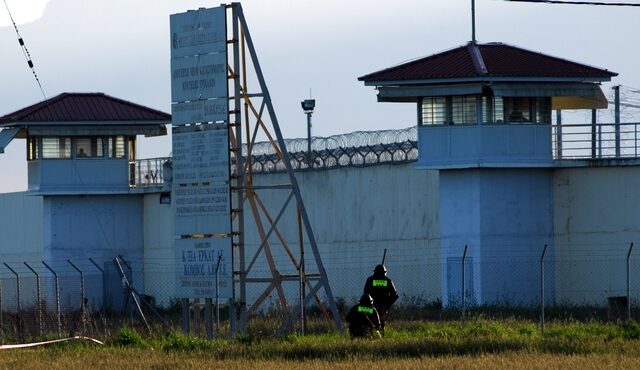 Υπόθεση Ιλί Καρέλι: Από τον ανακριτή στο ψυχιατρείο ο πρόεδρος φρουρών των φυλακών Νιγρίτας