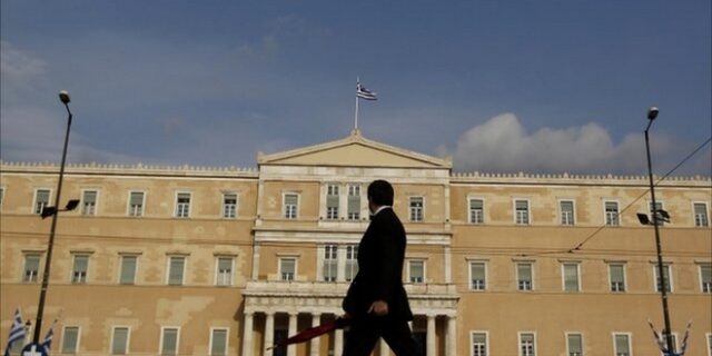 Guardian: Στις αγορές την επόμενη εβδομάδα η Ελλάδα