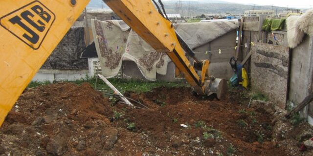 Βρέθηκαν 70 κιλά ηρωίνης θαμμένα σε καταυλισμό ρομά στον Ασπρόπυργο