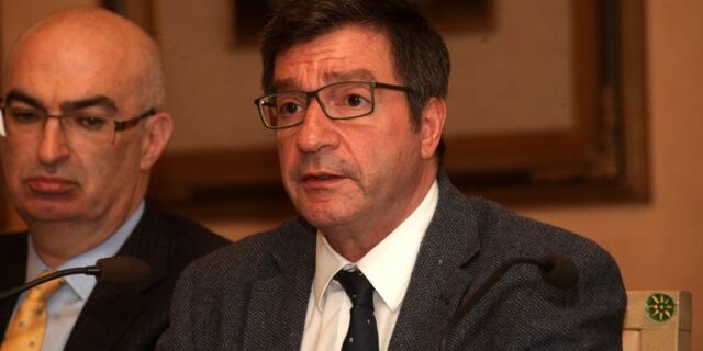 Αποφασισμένος ο Γ. Καμίνης για νέα παιδική χαρά στον Αγ. Παντελεήμονα