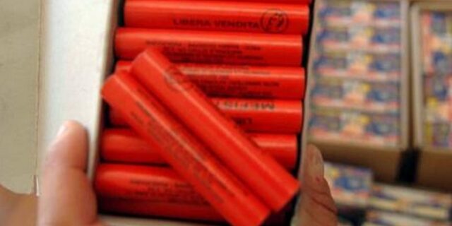 Παντοπώλης όνομα και πράγμα στην Πάτρα: Είχε προς πώληση 1.600 κροτίδες