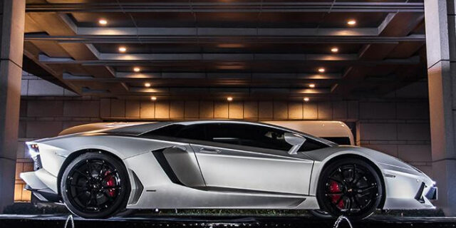 Η Lamborghini Aventador τώρα και σε μία και μοναδική έκδοση Jackie Chan