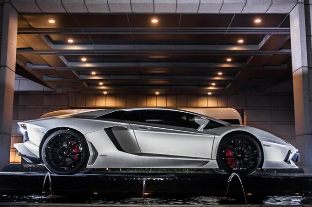 Η Lamborghini Aventador τώρα και σε μία και μοναδική έκδοση Jackie Chan
