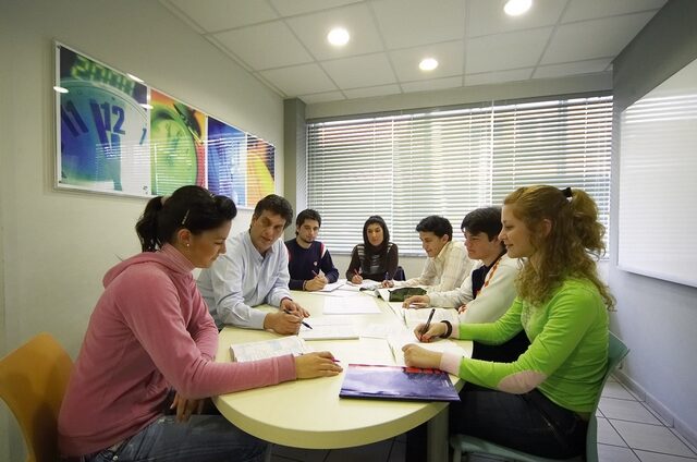 ΟΕΦΕ: Επαναληπτικά μαθήματα για μαθητές Λυκείου