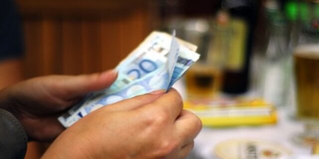 Κοινωνικό μέρισμα: 500 ευρώ το άτομο και εισόδημα έως 6.000 ευρώ