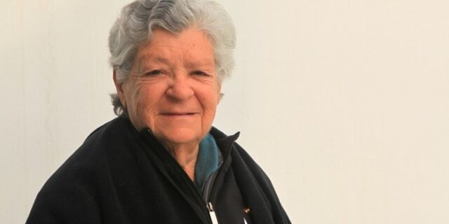 Υποψήφια δημοτική σύμβουλος ετών 79 στη Μύκονο